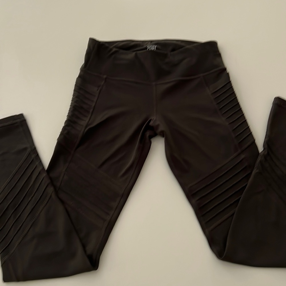 Girls Athleta motivation tight leggings size 12